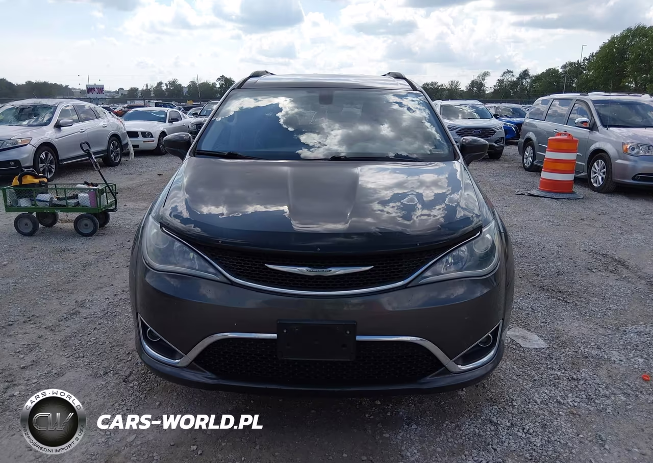 2017 Chrysler Pacifica Touring-L VIN:2C4RC1BG5HR667663 - 12