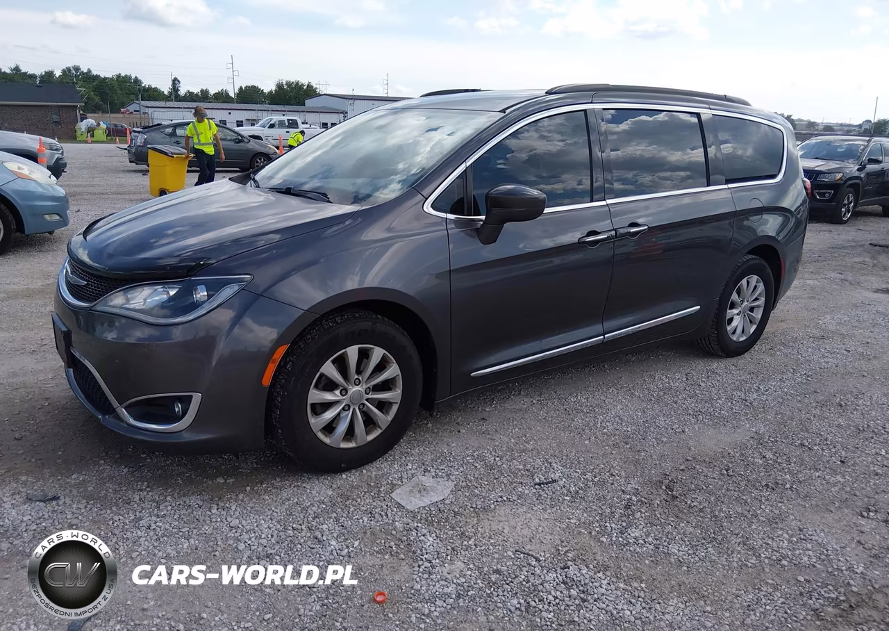 2017 Chrysler Pacifica Touring-L VIN:2C4RC1BG5HR667663 - 2