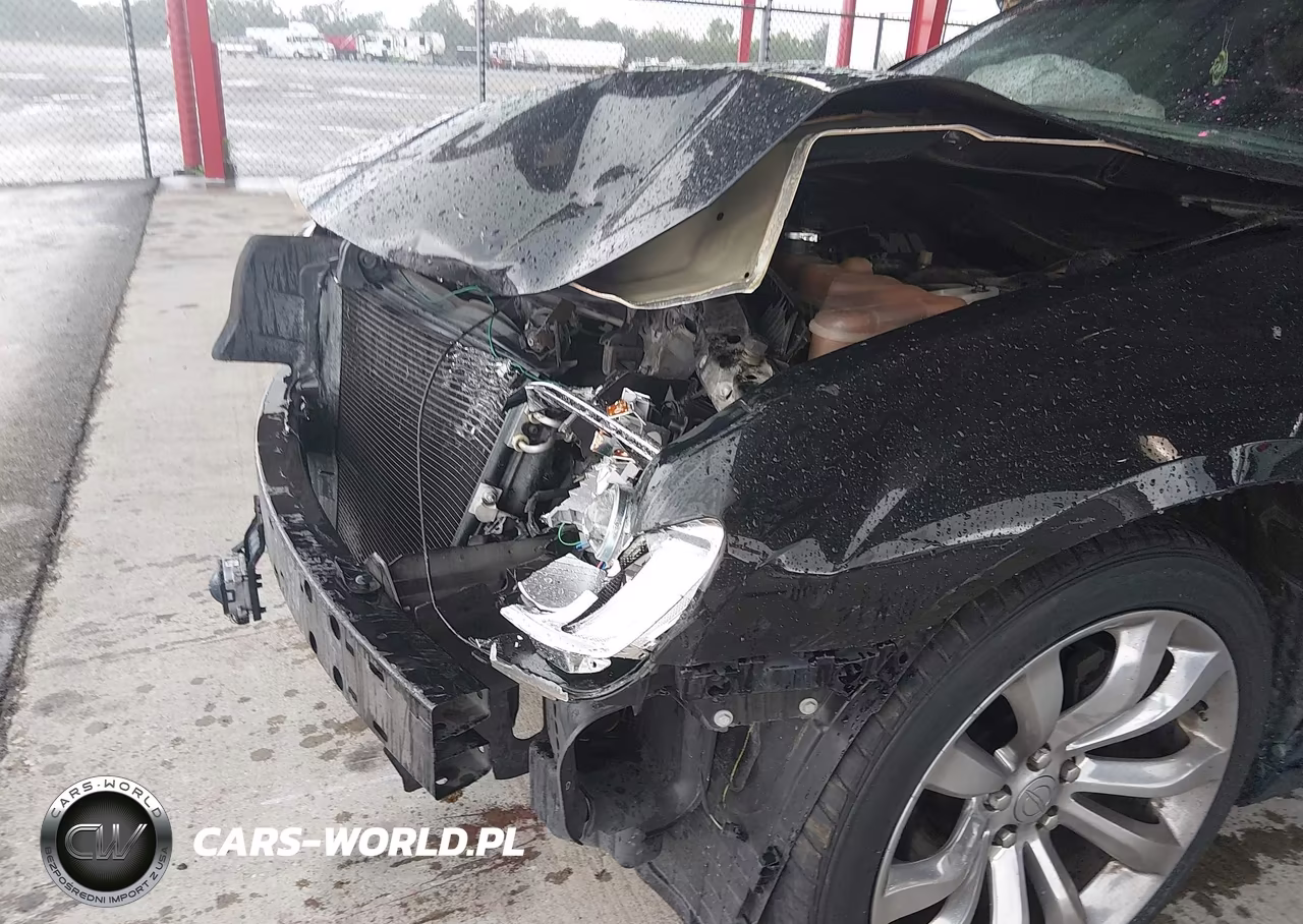 2015 Chrysler 300C Platinum VIN:2C3CCAPT3FH881957 - 6