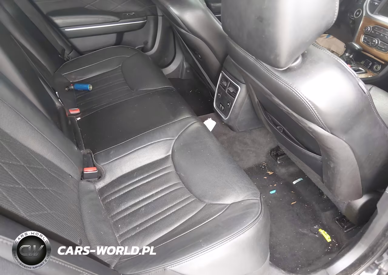 2015 Chrysler 300C Platinum VIN:2C3CCAPT3FH881957 - 8