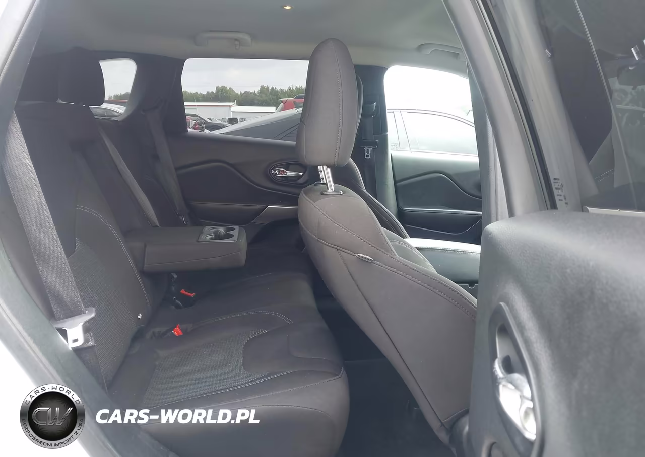 2019 Jeep Cherokee Latitude Fwd VIN:1C4PJLCB3KD178457 - 8