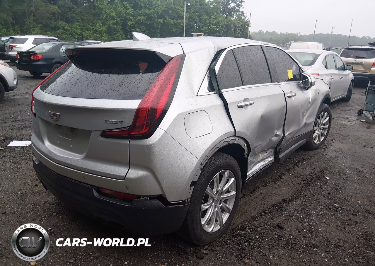 2019 Cadillac Xt4 Luxury VIN:1GYAZAR40KF150710 - 4