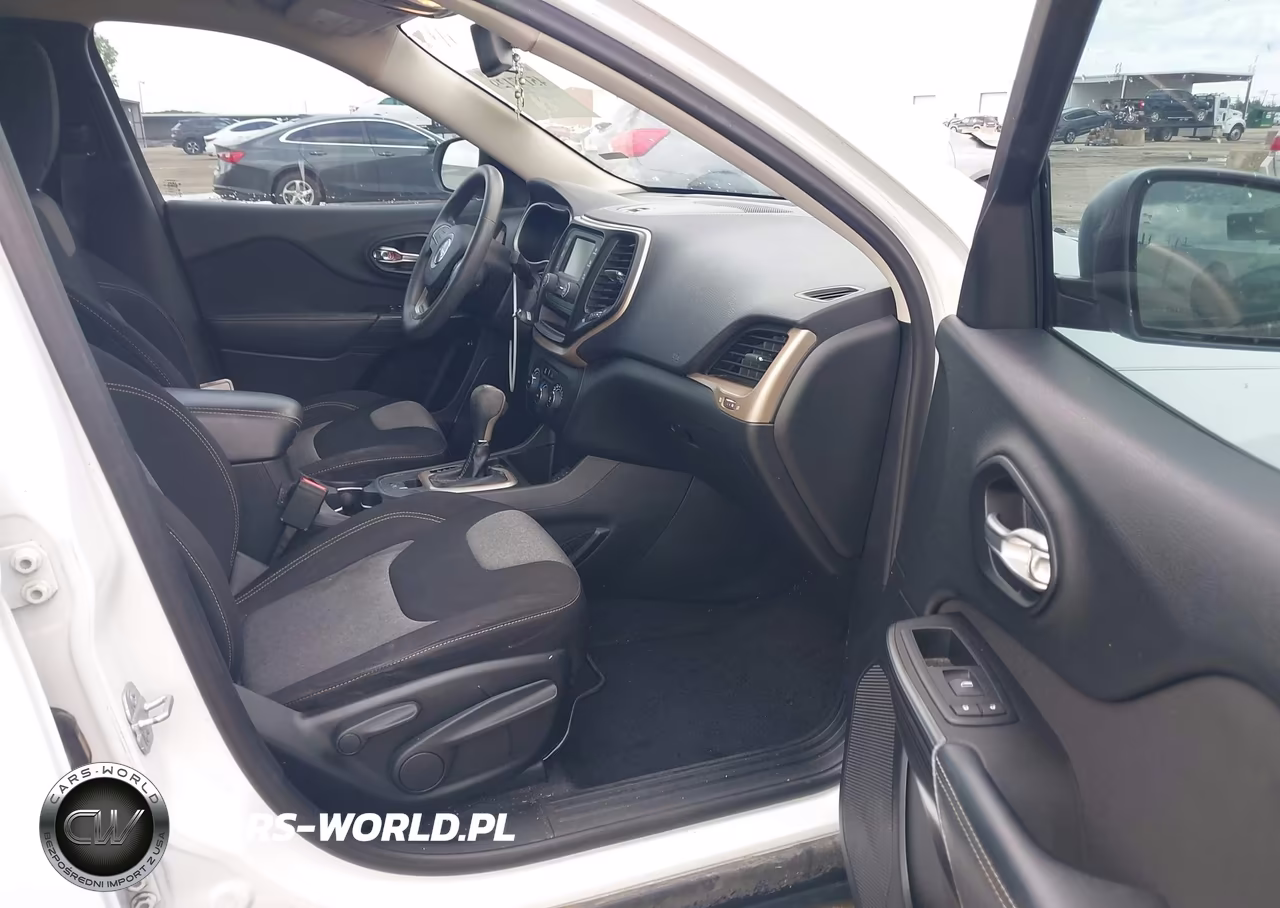 2014 Jeep Cherokee Sport VIN:1C4PJLAB2EW194144 - 5