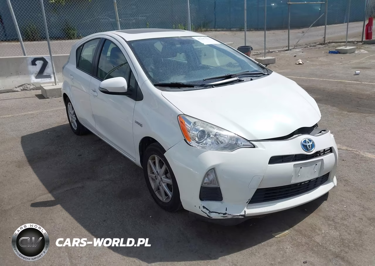 2014 Toyota Prius C Three – zdjęcie 1 z 17