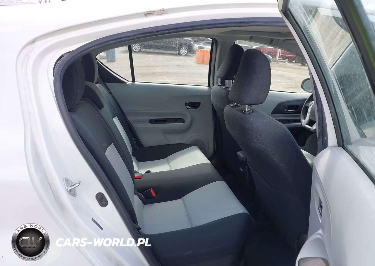 2014 Toyota Prius C Three VIN:JTDKDTB3XE1074985 - 8