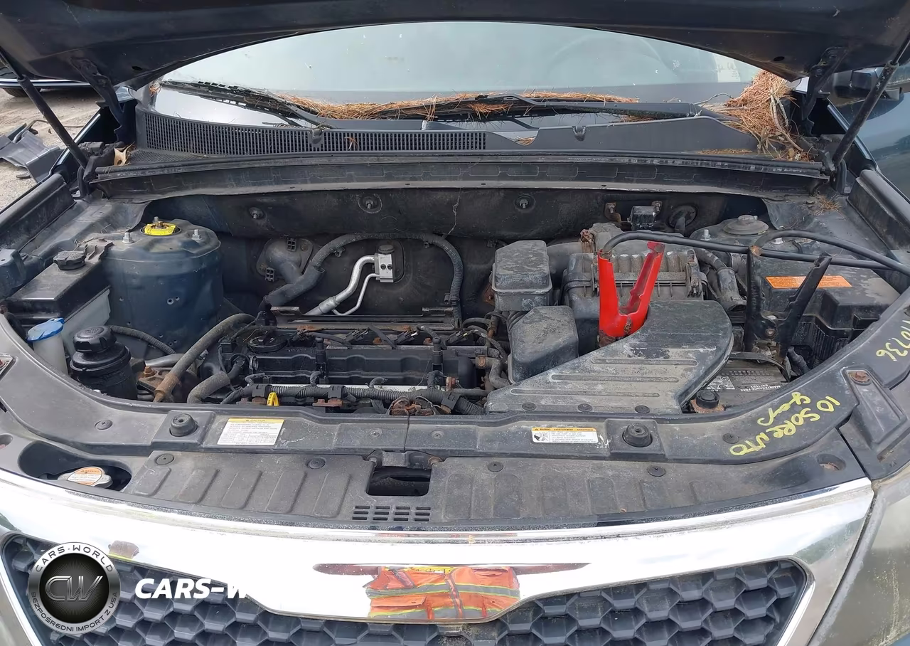 2011 Kia Sorento Lx VIN:5XYKTDA19BG130368 - 10