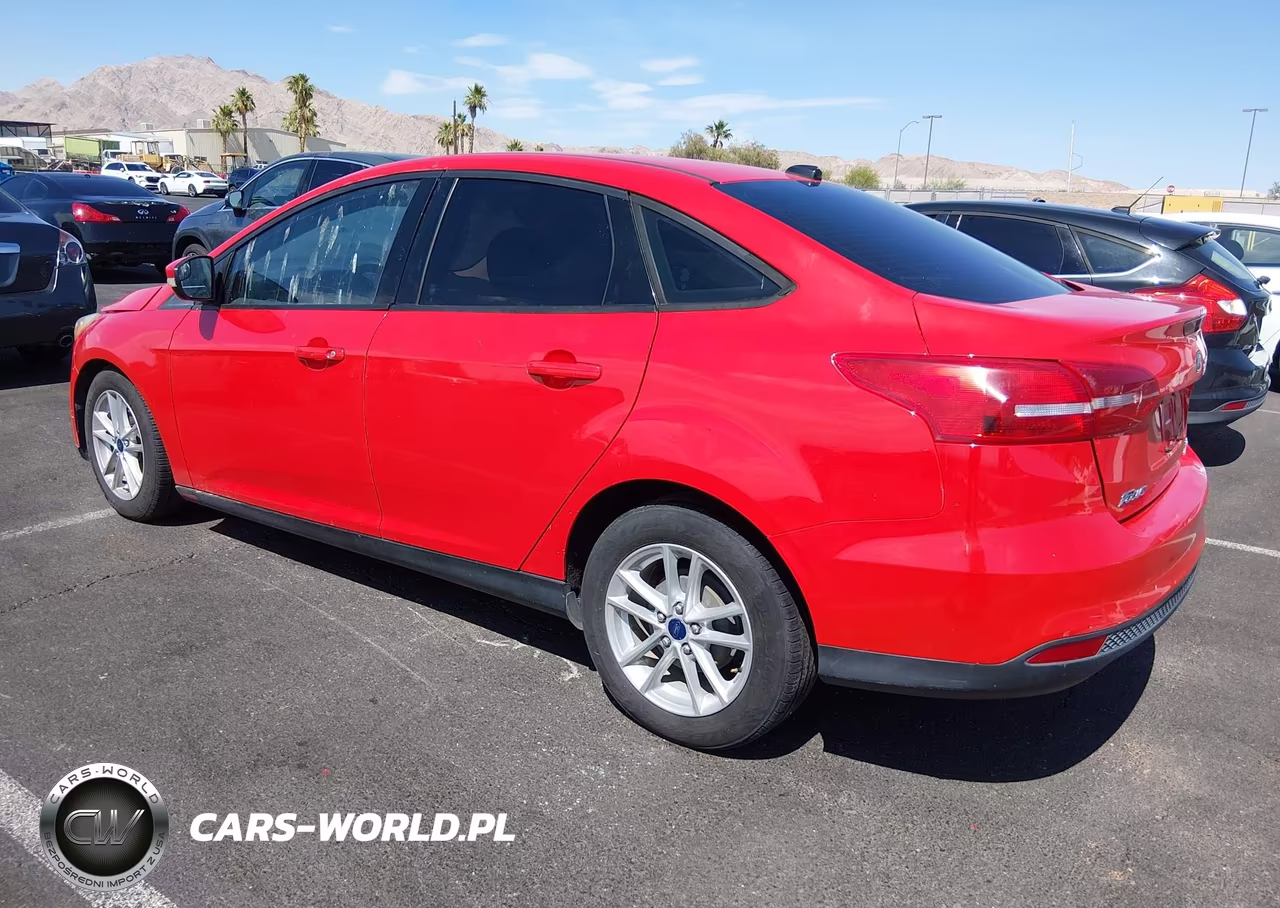2016 Ford Focus Se VIN:1FADP3F25GL272565 - 3