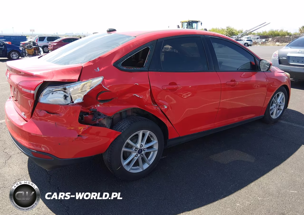 2016 Ford Focus Se VIN:1FADP3F25GL272565 - 4