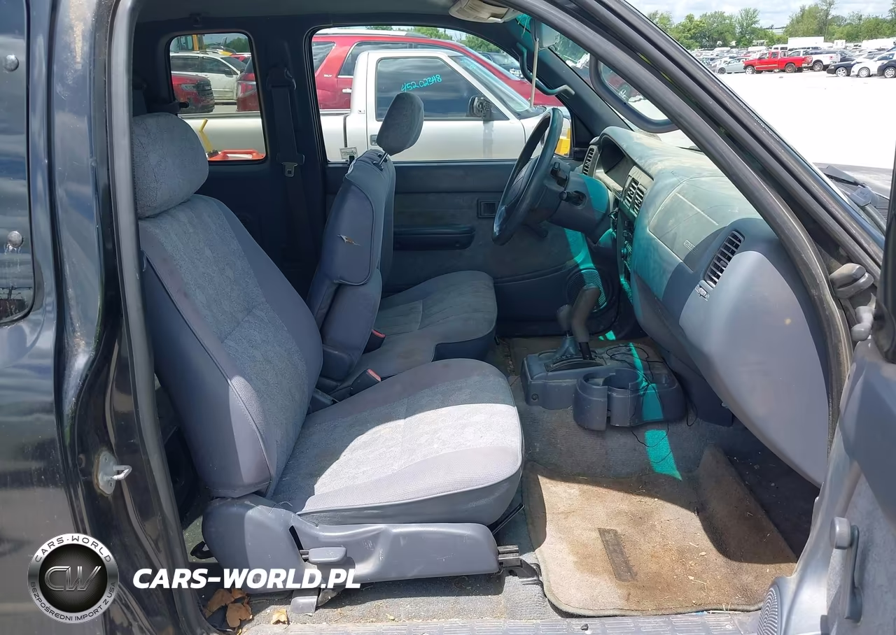 2000 Toyota Tacoma VIN:4TAWM72N2YZ665260 - 5