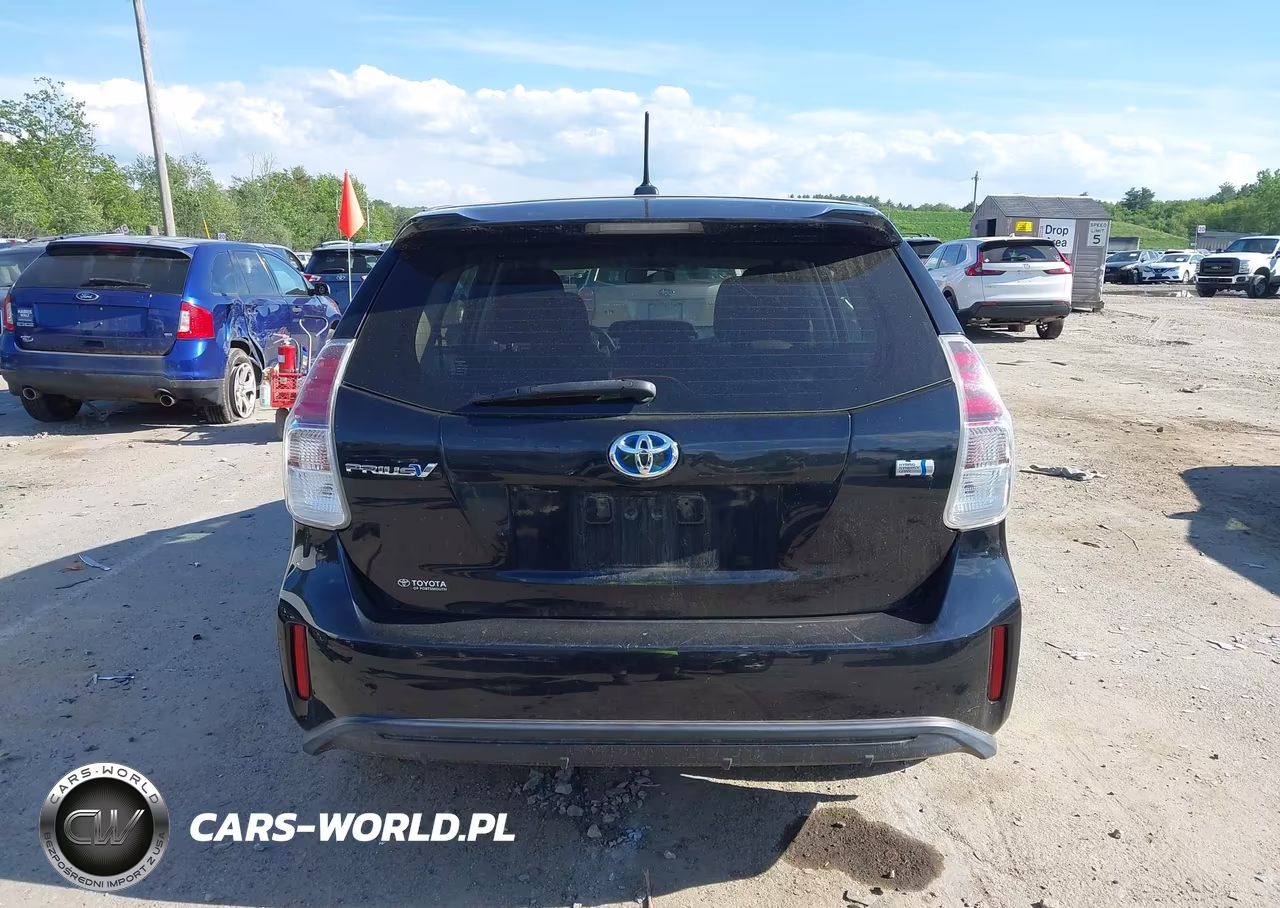 2017 Toyota Prius V Three VIN:JTDZN3EU6HJ068976 - 17