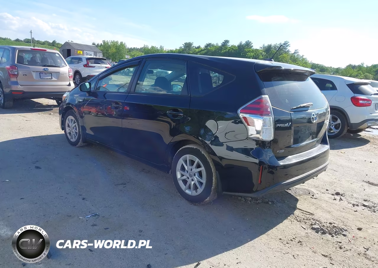 2017 Toyota Prius V Three VIN:JTDZN3EU6HJ068976 - 3