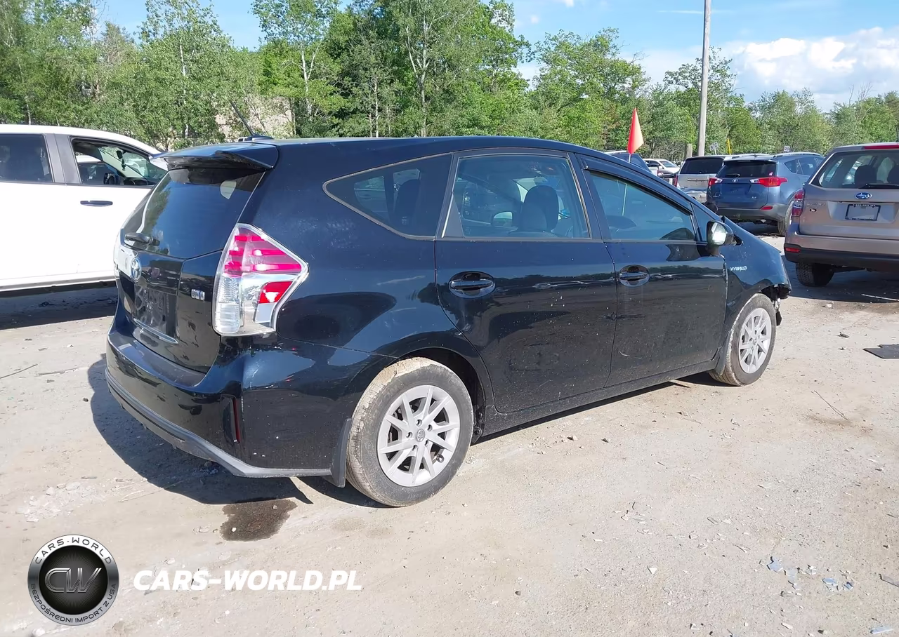 2017 Toyota Prius V Three VIN:JTDZN3EU6HJ068976 - 4