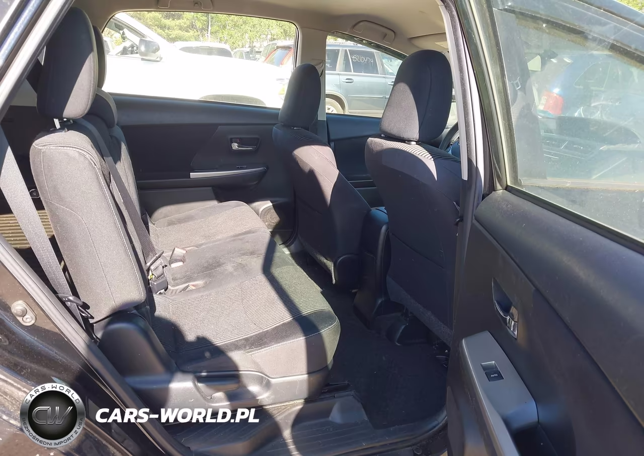 2017 Toyota Prius V Three VIN:JTDZN3EU6HJ068976 - 8
