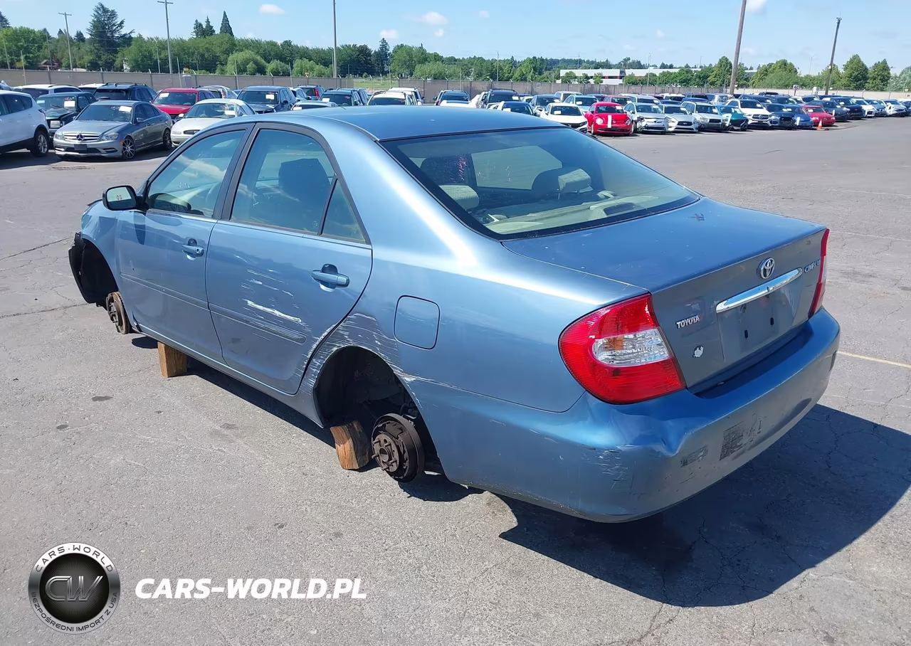 2003 Toyota Camry Le VIN:JTDBE32K630163587 - 3