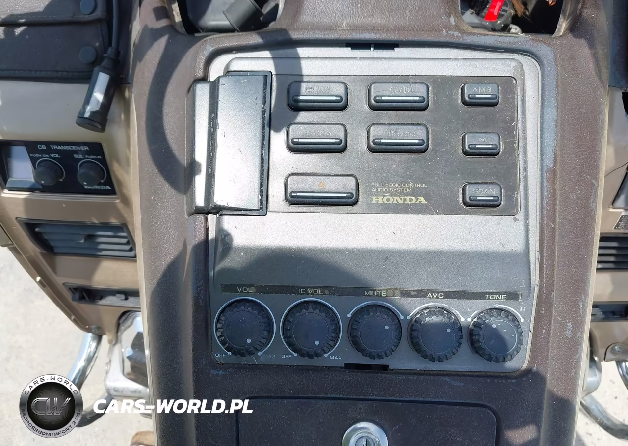 1988 HONDA GL1500 VIN:1HFSC220XJA010111 - 14