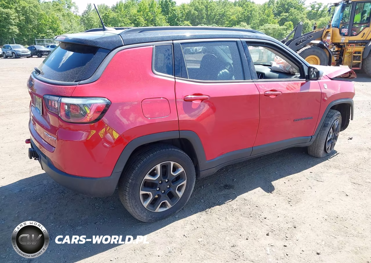 2018 Jeep Compass Trailhawk 4X4 VIN:3C4NJDDB1JT361702 - 4