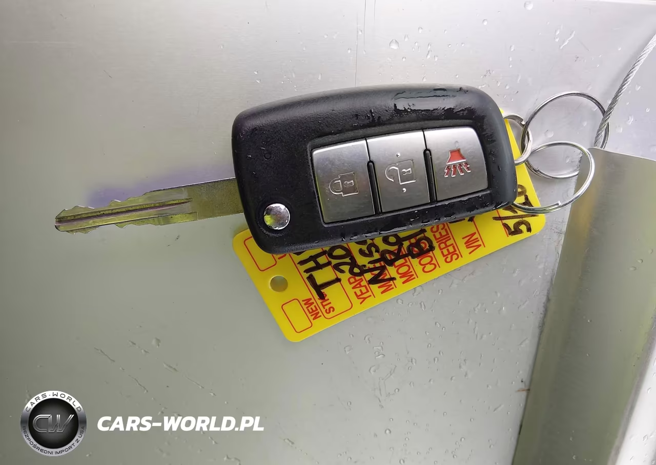 2018 Nissan Rogue S VIN:KNMAT2MT2JP520723 - 11