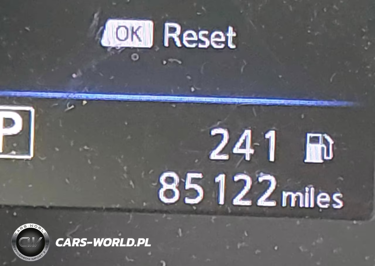 2018 Nissan Rogue S VIN:KNMAT2MT2JP520723 - 16