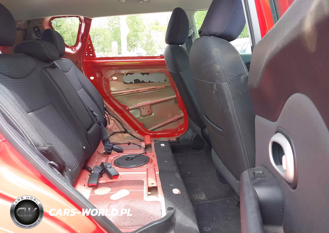 2016 Kia Soul + VIN:KNDJP3A55G7244305 - 8