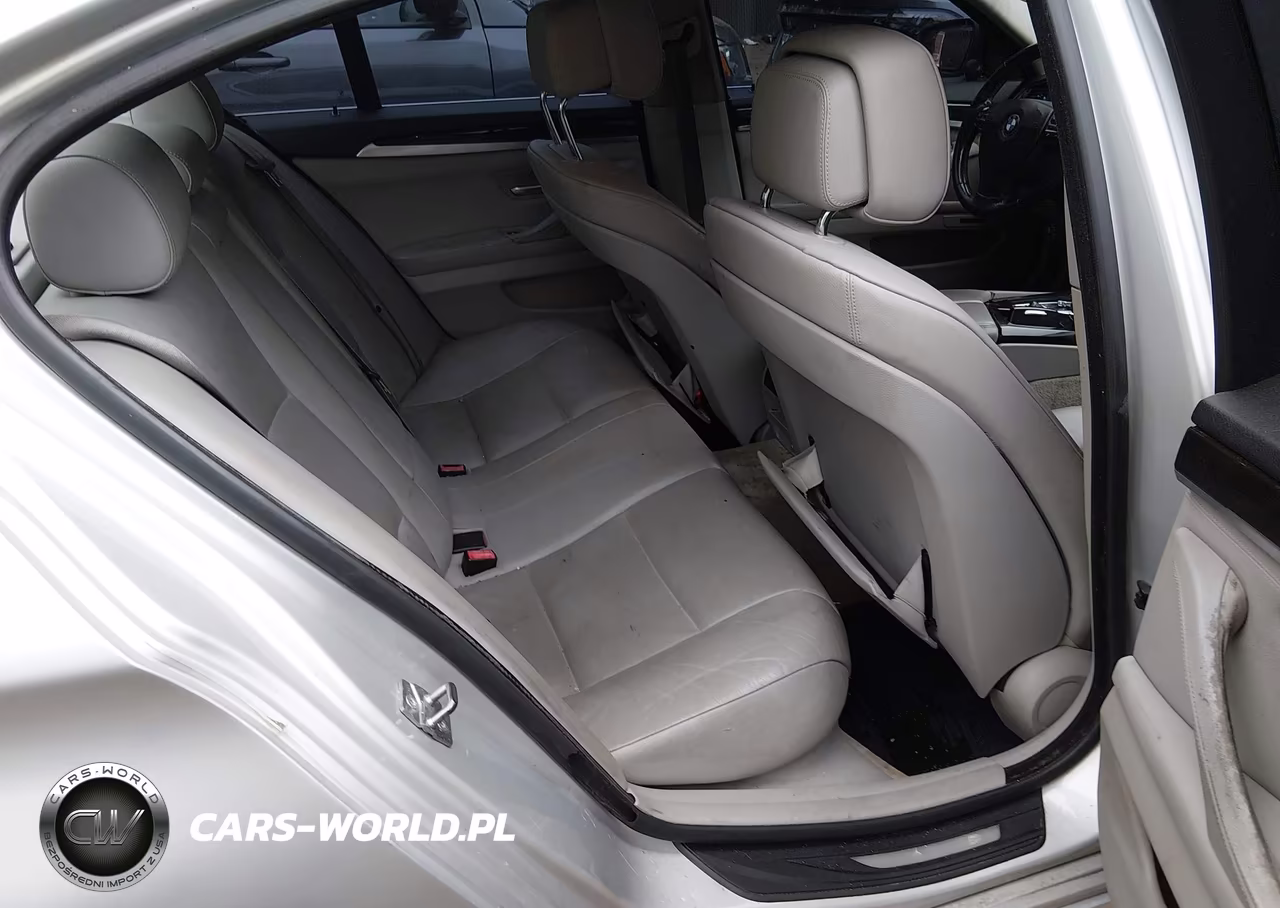 2011 BMW 528I VIN:WBAFR1C55BC737268 - 8