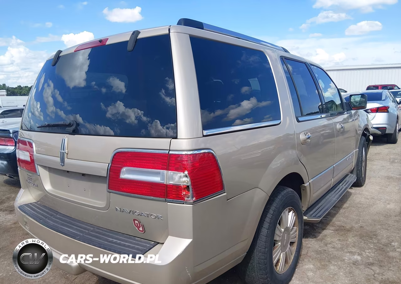 2007 Lincoln Navigator Ultimate VIN:5LMFU28557LJ10215 - 4