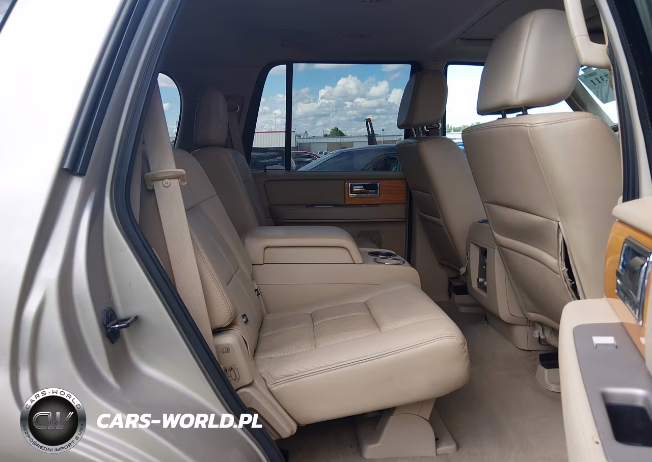 2007 Lincoln Navigator Ultimate VIN:5LMFU28557LJ10215 - 8