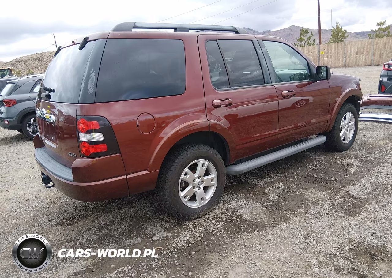 2010 Ford Explorer Xlt VIN:1FMEU7DE9AUA10105 - 4