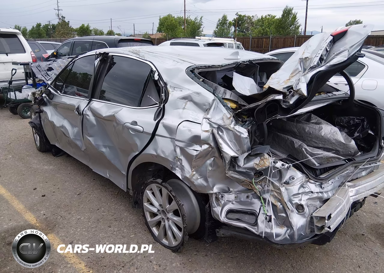 2019 Toyota Camry Le VIN:4T1B11HK3KU230530 - 3