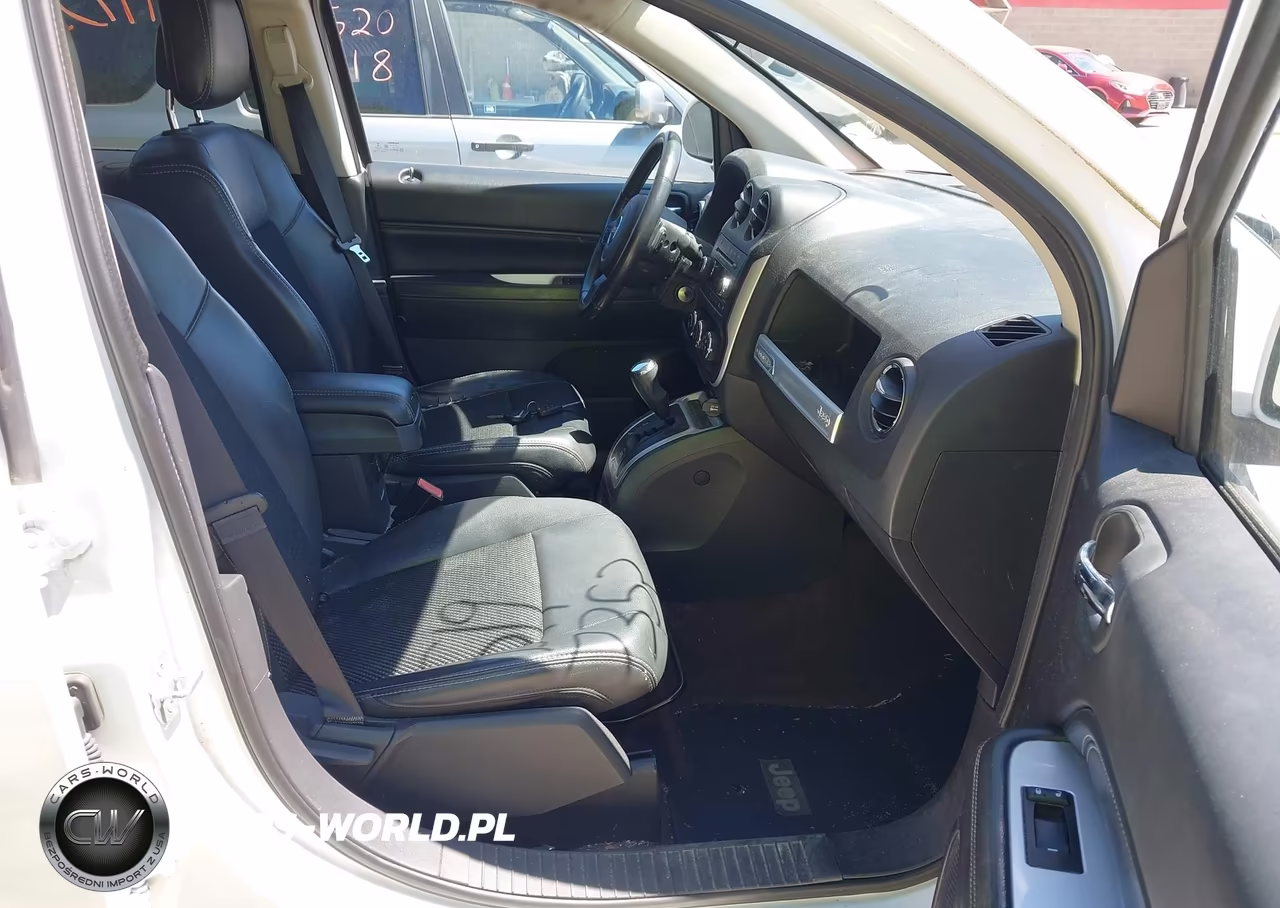 2014 Jeep Compass Latitude VIN:1C4NJDEB2ED784671 - 5