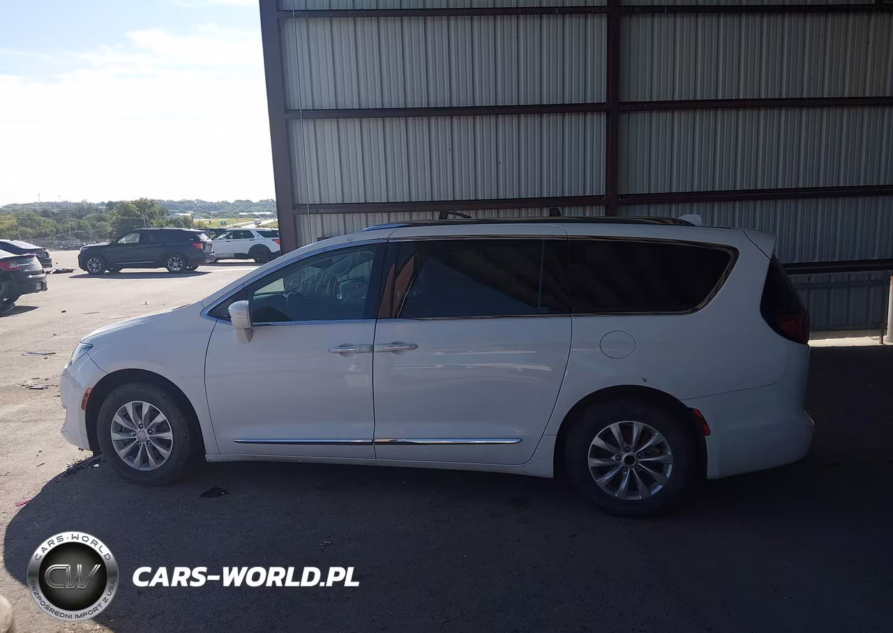 2019 Chrysler Pacifica Touring L VIN:2C4RC1BG5KR700751 - 14