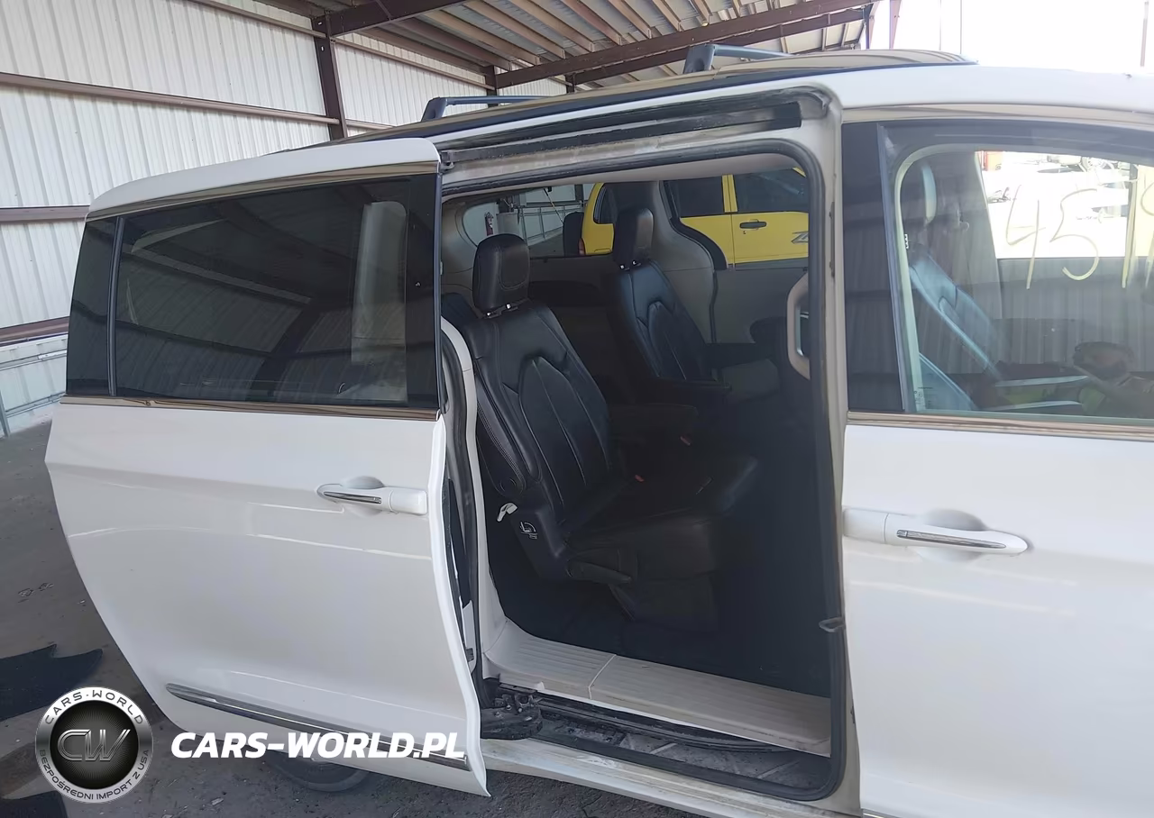 2019 Chrysler Pacifica Touring L VIN:2C4RC1BG5KR700751 - 8