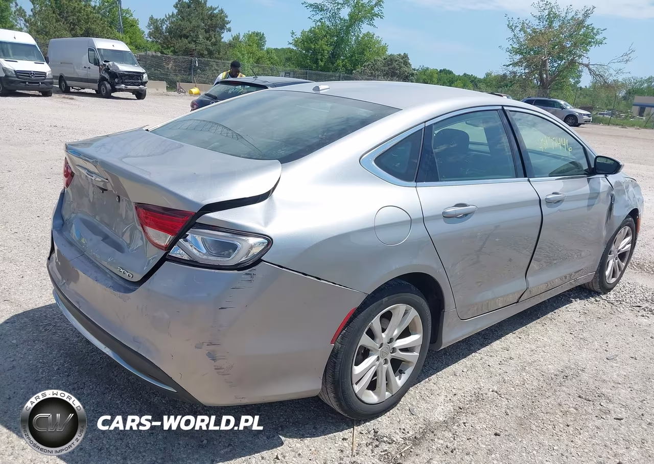 2015 Chrysler 200 Limited VIN:1C3CCCAB0FN696140 - 4