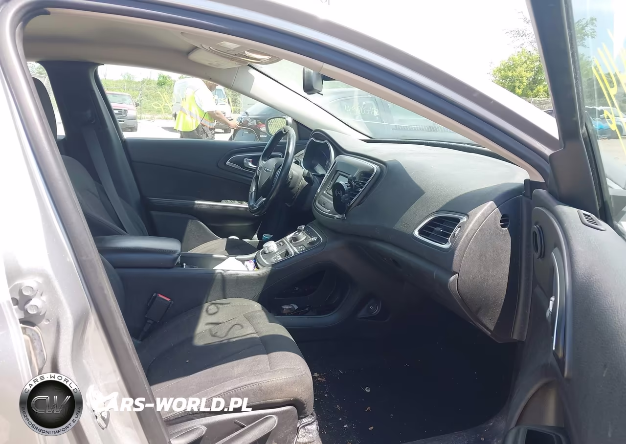 2015 Chrysler 200 Limited VIN:1C3CCCAB0FN696140 - 5
