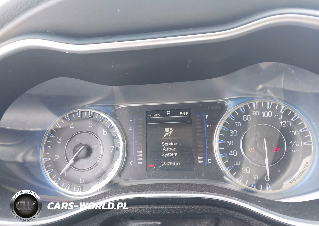 2015 Chrysler 200 Limited VIN:1C3CCCAB0FN696140 - 7