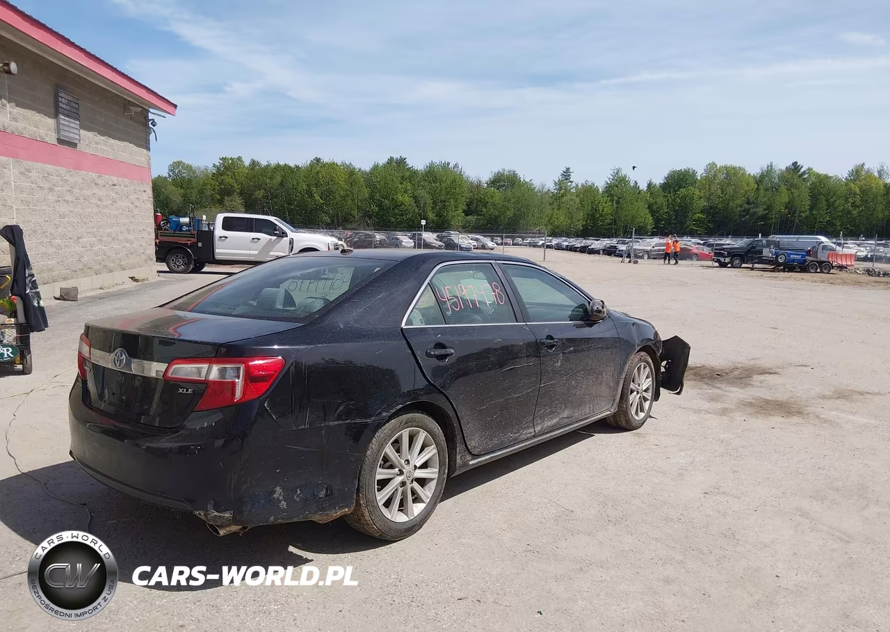 2014 Toyota Camry Xle VIN:4T4BF1FK4ER416950 - 4