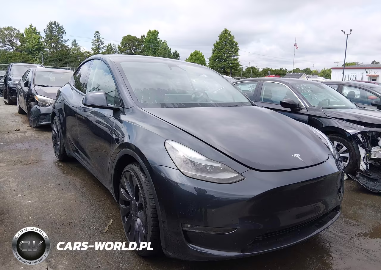 2024 Tesla Model Y Performance Dual Motor All-Wheel Drive – zdjęcie 1 z 17