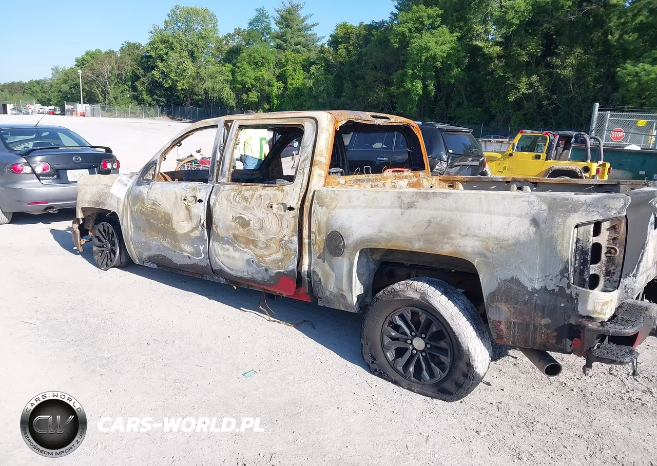 2018 Chevrolet Silverado 1500 2Lt VIN:3GCUKREC0JG351359 - 3