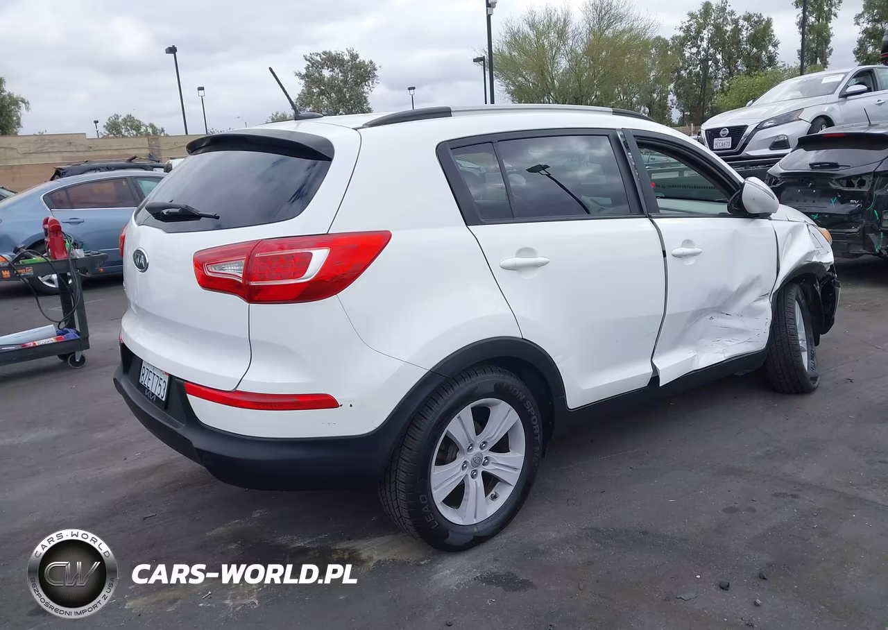 2011 Kia Sportage Lx VIN:KNDPB3A26B7031158 - 4