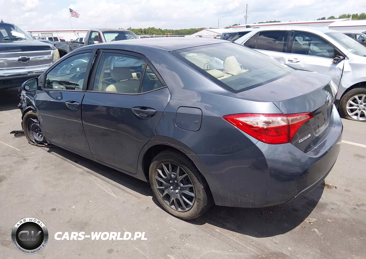 2018 Toyota Corolla Le VIN:2T1BURHE1JC995543 - 3