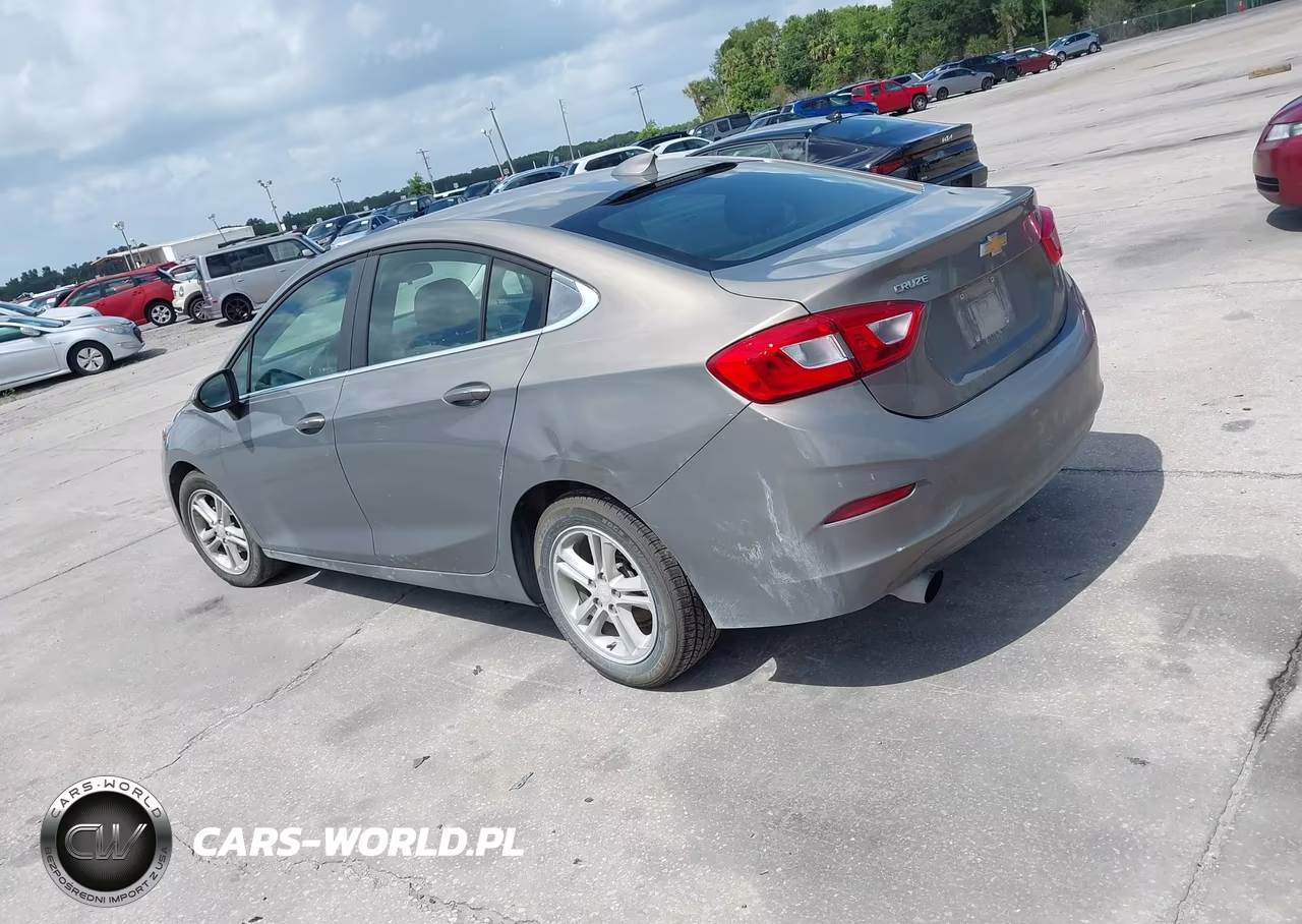 2018 Chevrolet Cruze Lt Auto VIN:1G1BE5SM8J7244309 - 3