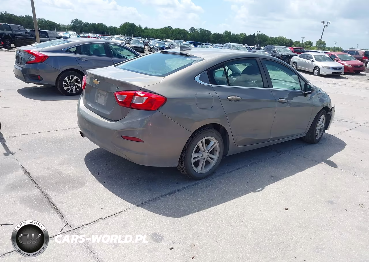 2018 Chevrolet Cruze Lt Auto VIN:1G1BE5SM8J7244309 - 4