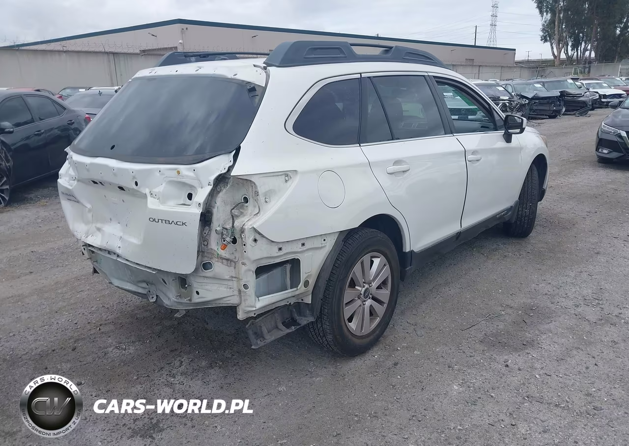 2015 Subaru Outback 2.5I Premium VIN:4S4BSBCC4F3232754 - 4