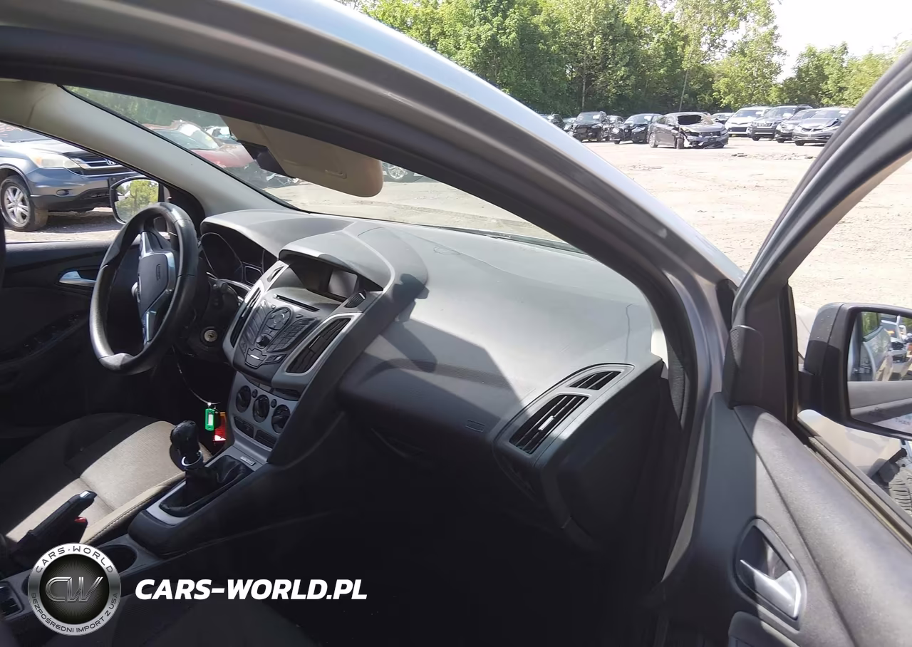 2014 Ford Focus Se VIN:1FADP3F26EL411454 - 5