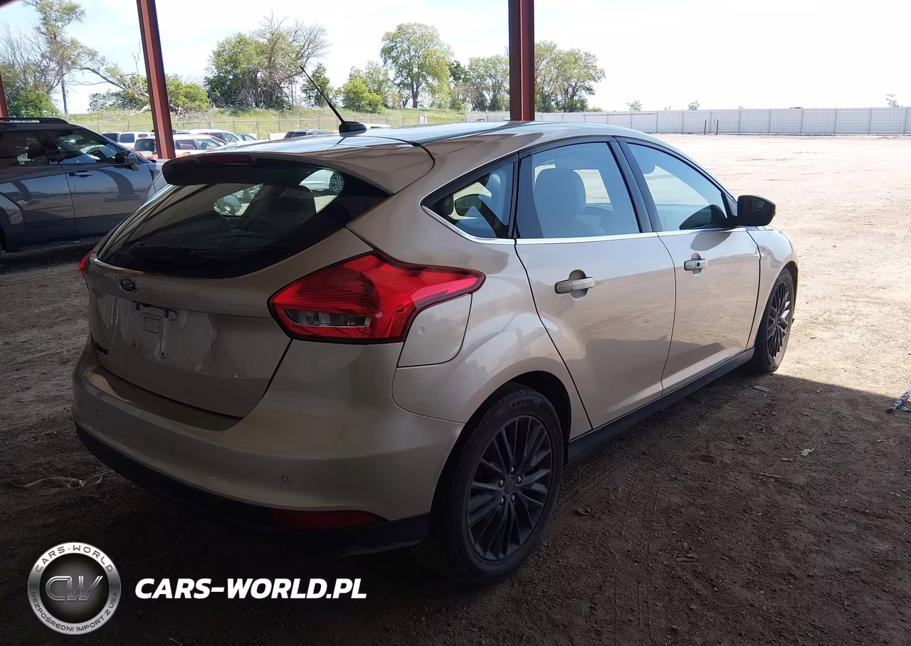 2017 Ford Focus Titanium VIN:1FADP3N25HL240461 - 4
