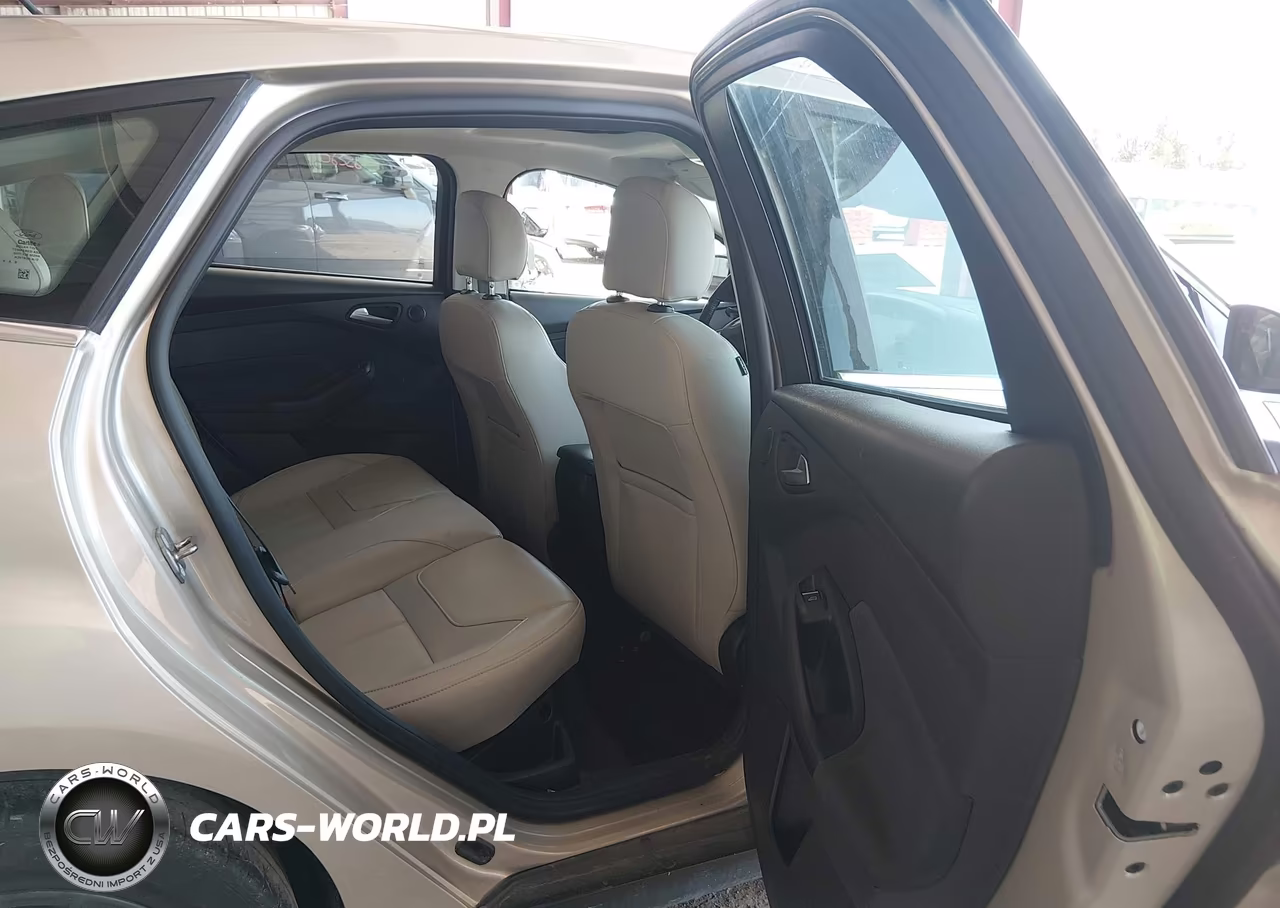 2017 Ford Focus Titanium VIN:1FADP3N25HL240461 - 8