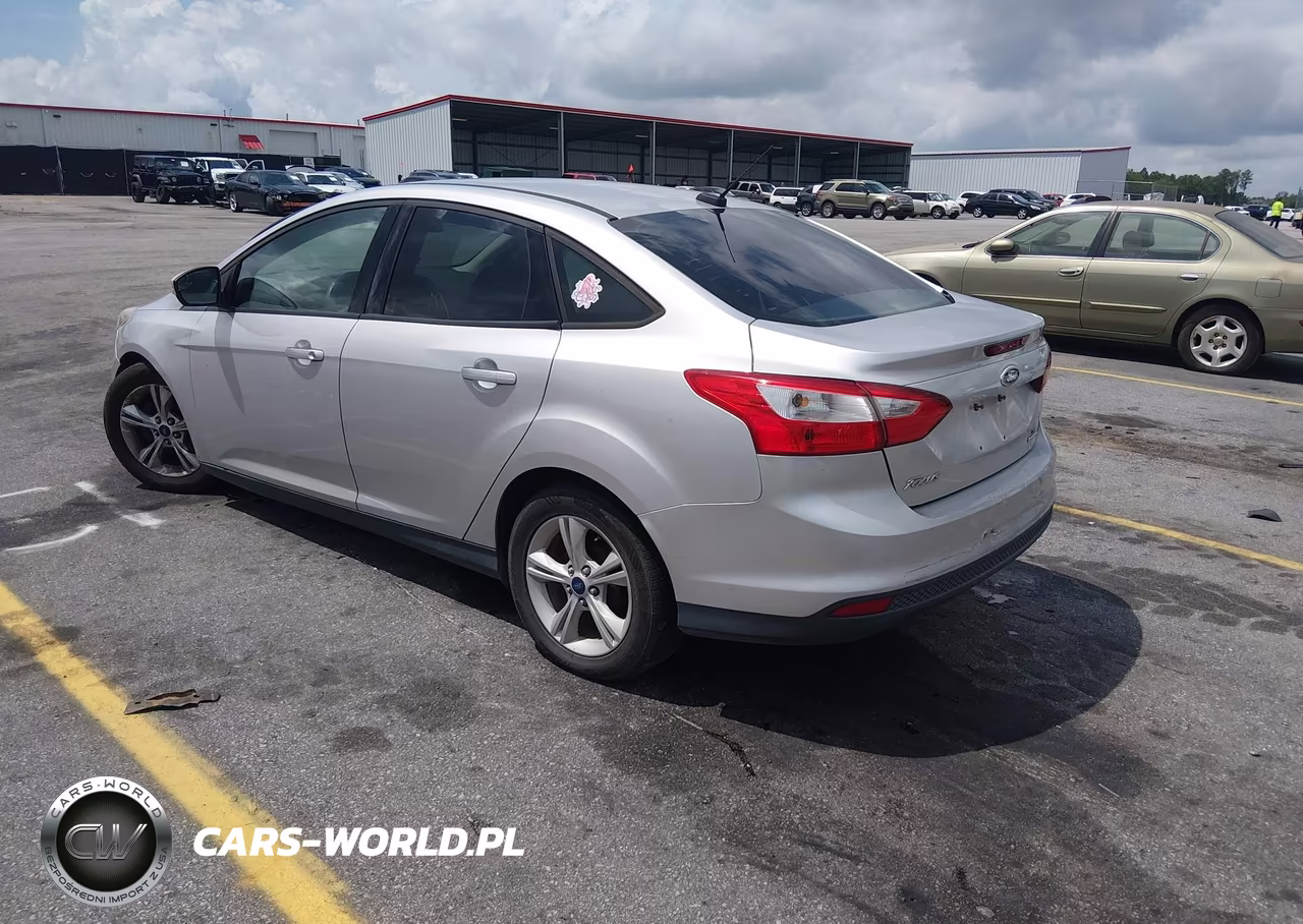 2014 Ford Focus Se VIN:1FADP3F22EL428106 - 3