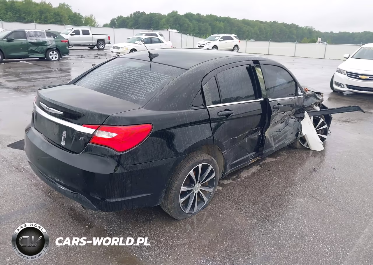 2014 Chrysler 200 Touring VIN:1C3CCBBBXEN198065 - 4