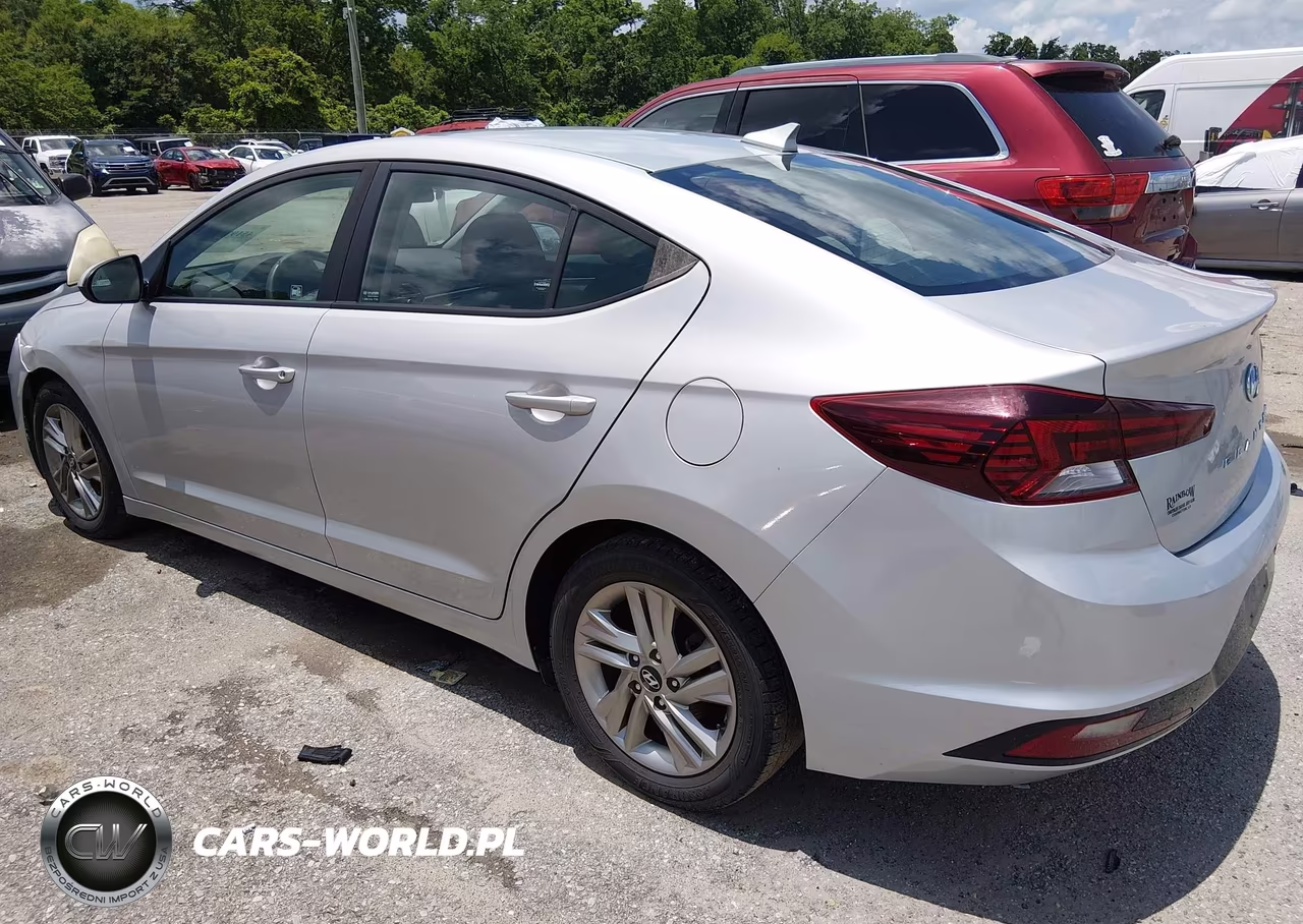 2019 Hyundai Elantra Sel VIN:5NPD84LF1KH426626 - 3