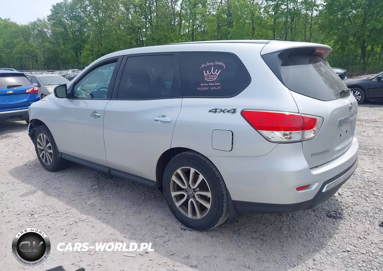 2014 Nissan Pathfinder S VIN:5N1AR2MM8EC707514 - 3