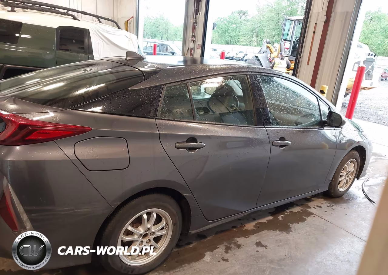 2017 Toyota Prius Prime Premium VIN:JTDKARFP4H3051512 - 13
